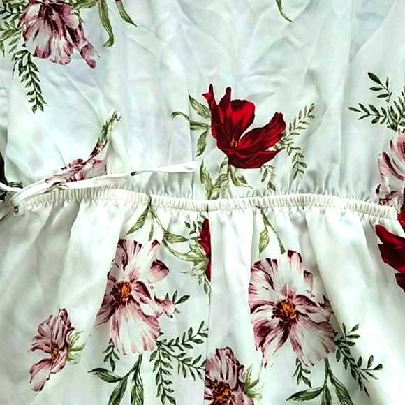 Cold Shoulder Floral Print Romper With Tie Sleeves - Picture 7 of 11